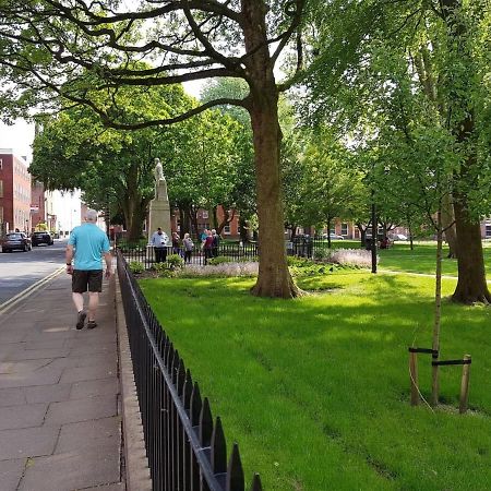 A Lovely 2 Bedroom Apartment In The Heart Of Preston Preston  Extérieur photo
